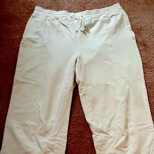 Onque Casuals Capri Pant